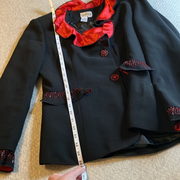 Stunningly beautiful Red trim & red dazzling beaded blazer/jacket✨ - Picture 11 of 15